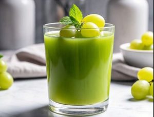 12 Powerful Green Grapes Juice Benefits and Recipe